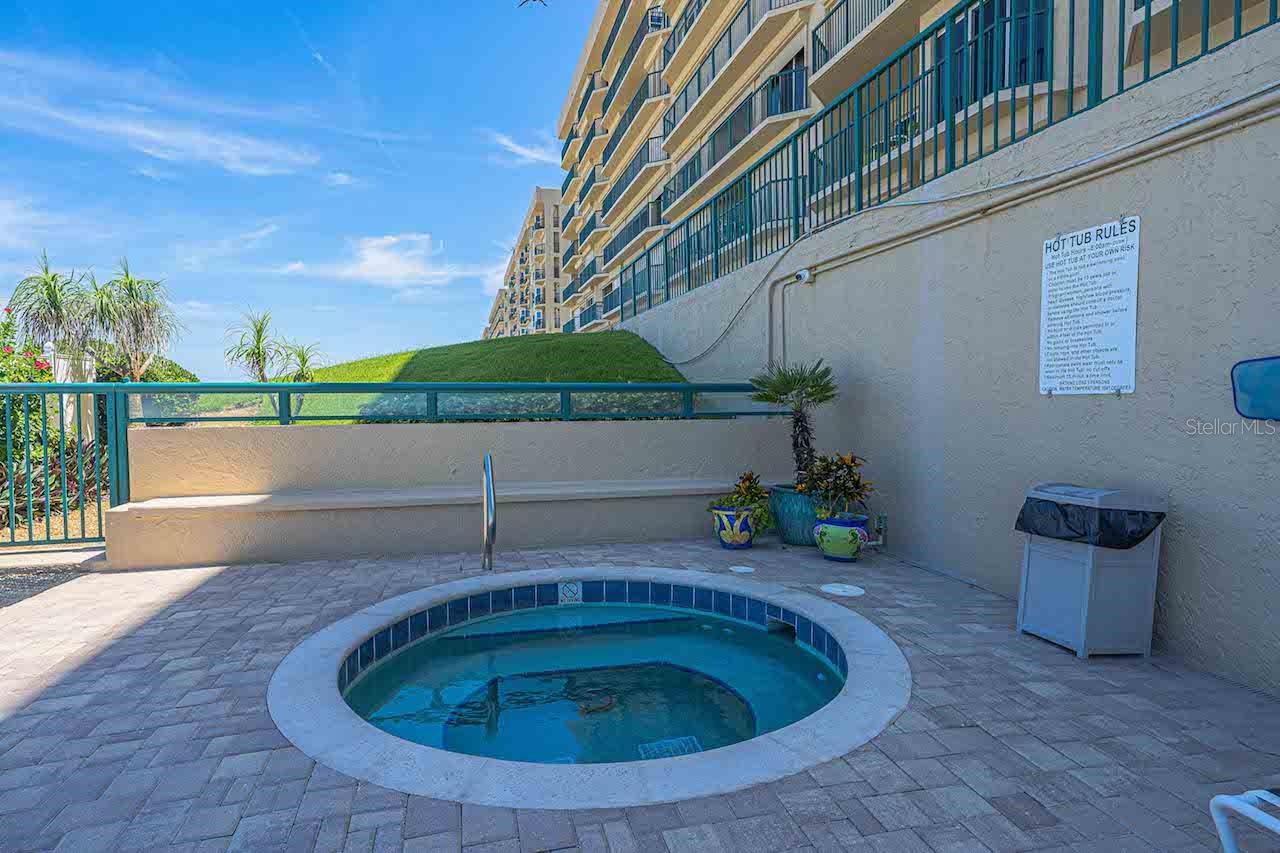 TOWERS AT PONCE INLET TOWER 01 CONDO - Residential