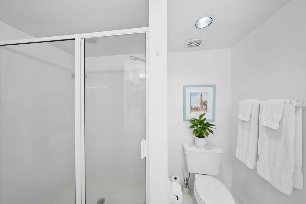 TOWERS AT PONCE INLET TOWER 01 CONDO - Residential