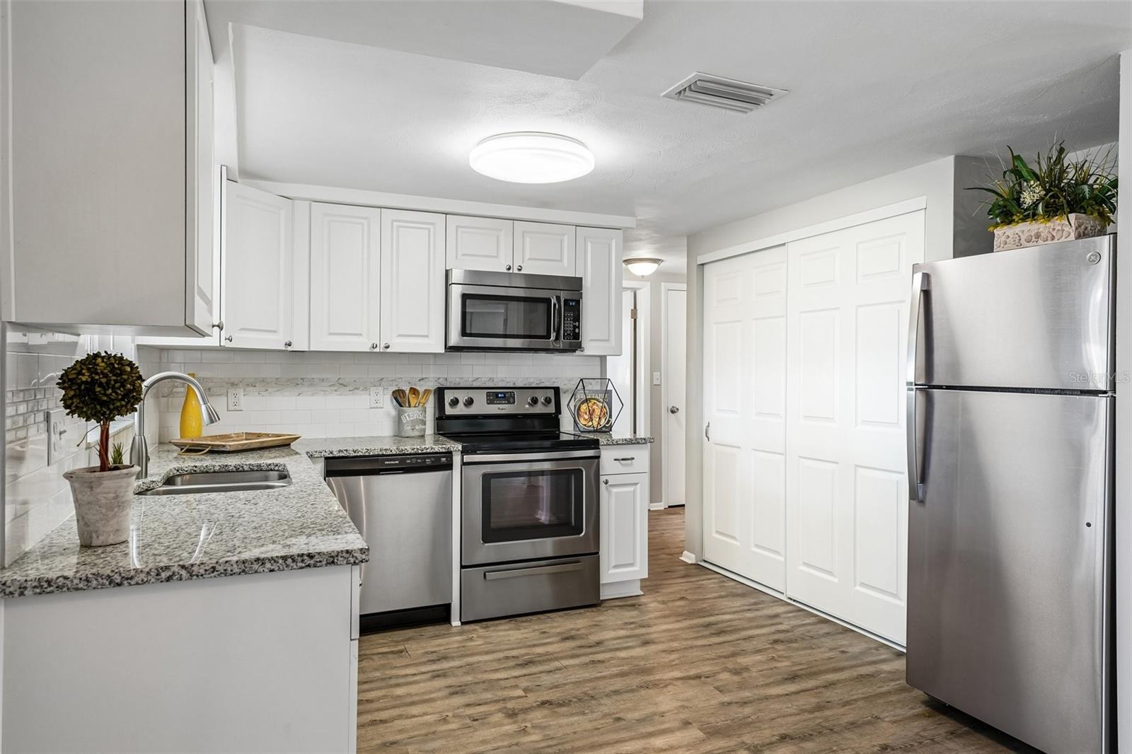 EMBASSY HILLS - Residential