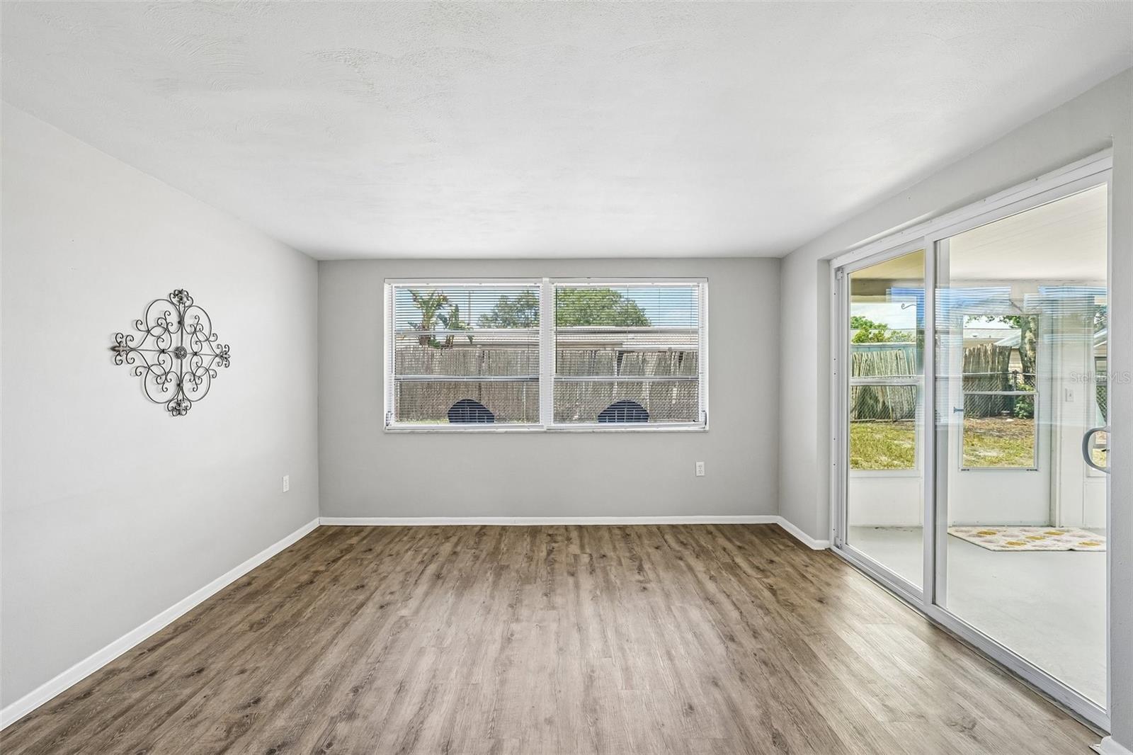 EMBASSY HILLS - Residential
