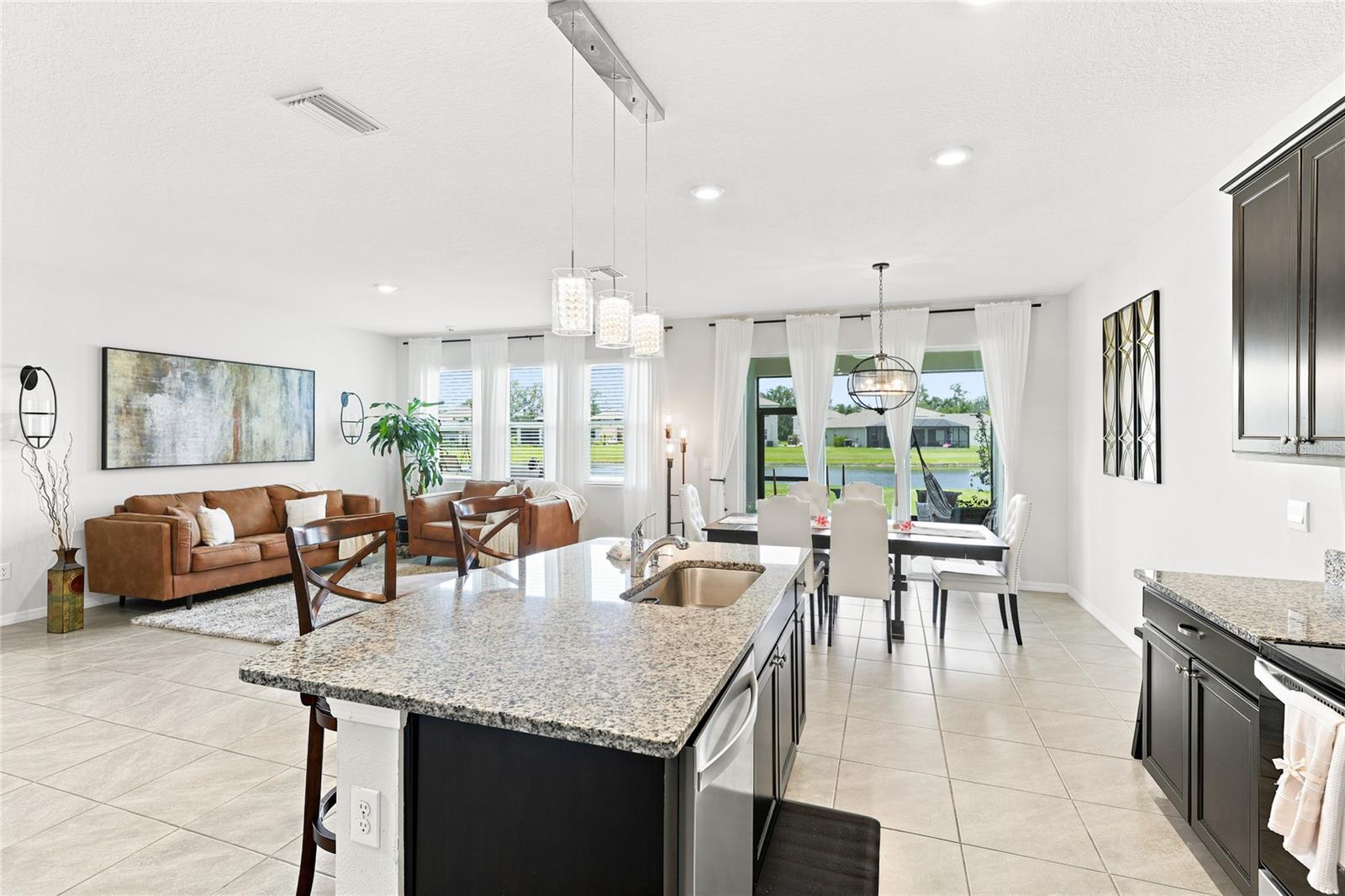 SILVERSTONE NORTH PH IC & ID - Residential