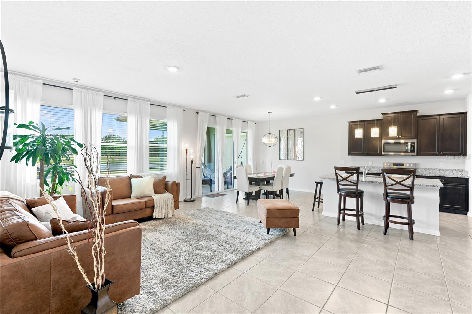 SILVERSTONE NORTH PH IC & ID - Residential