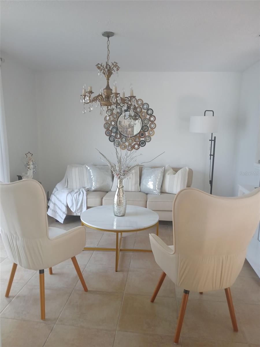 DORCHESTER SQUARE - Residential