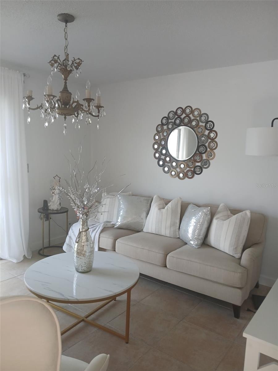 DORCHESTER SQUARE - Residential