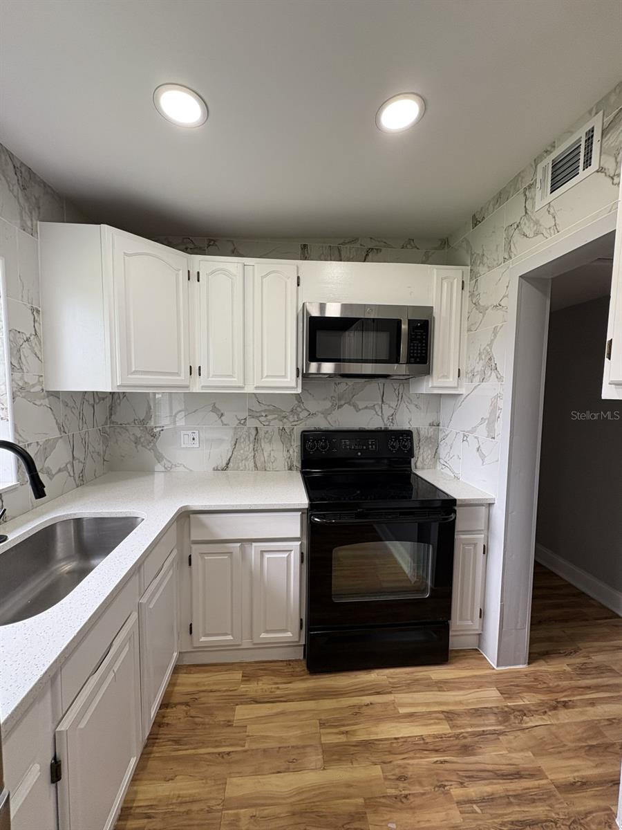 PINE GROVE ESTATES - Residential Lease