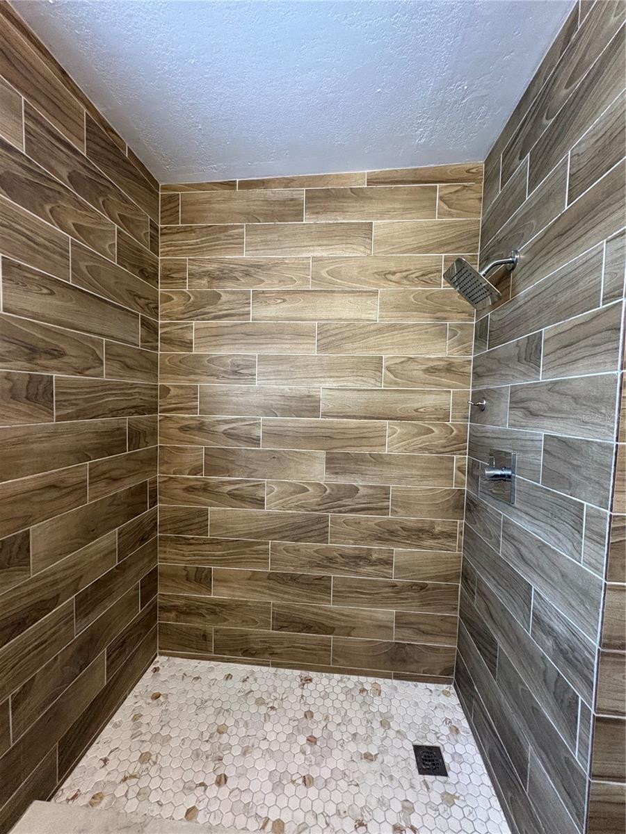 PINE GROVE ESTATES - Residential Lease