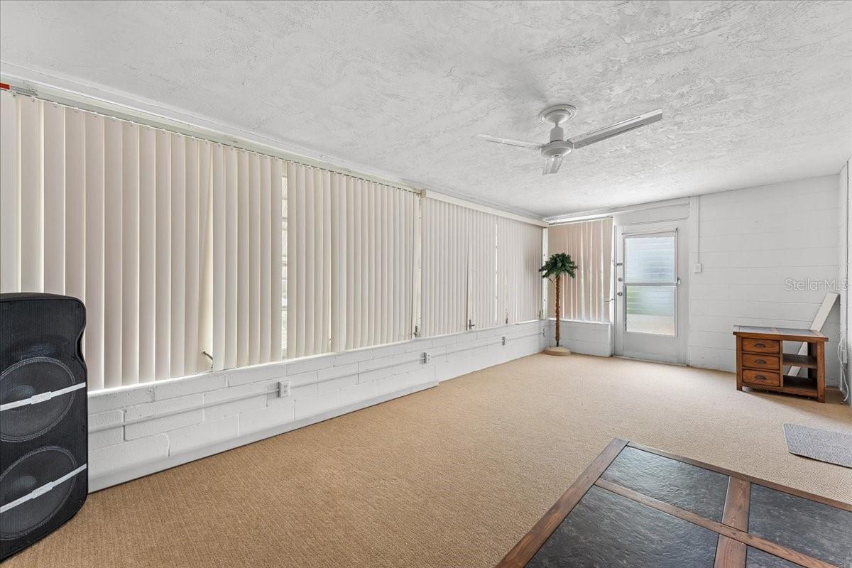 PALM TERRACE ESTATES - Residential
