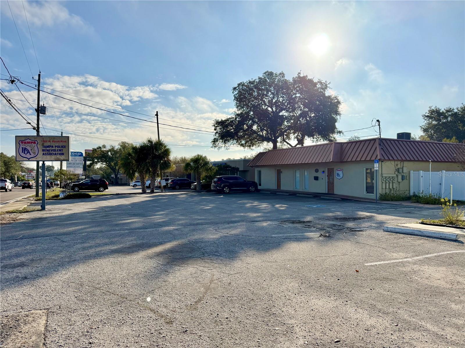 TAMPAS NORTH SIDE COUNTRY CLU - Commercial Sale