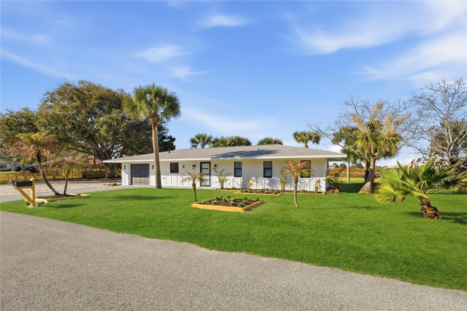 HATCHES HOMESTEAD & LOWDS - Residential