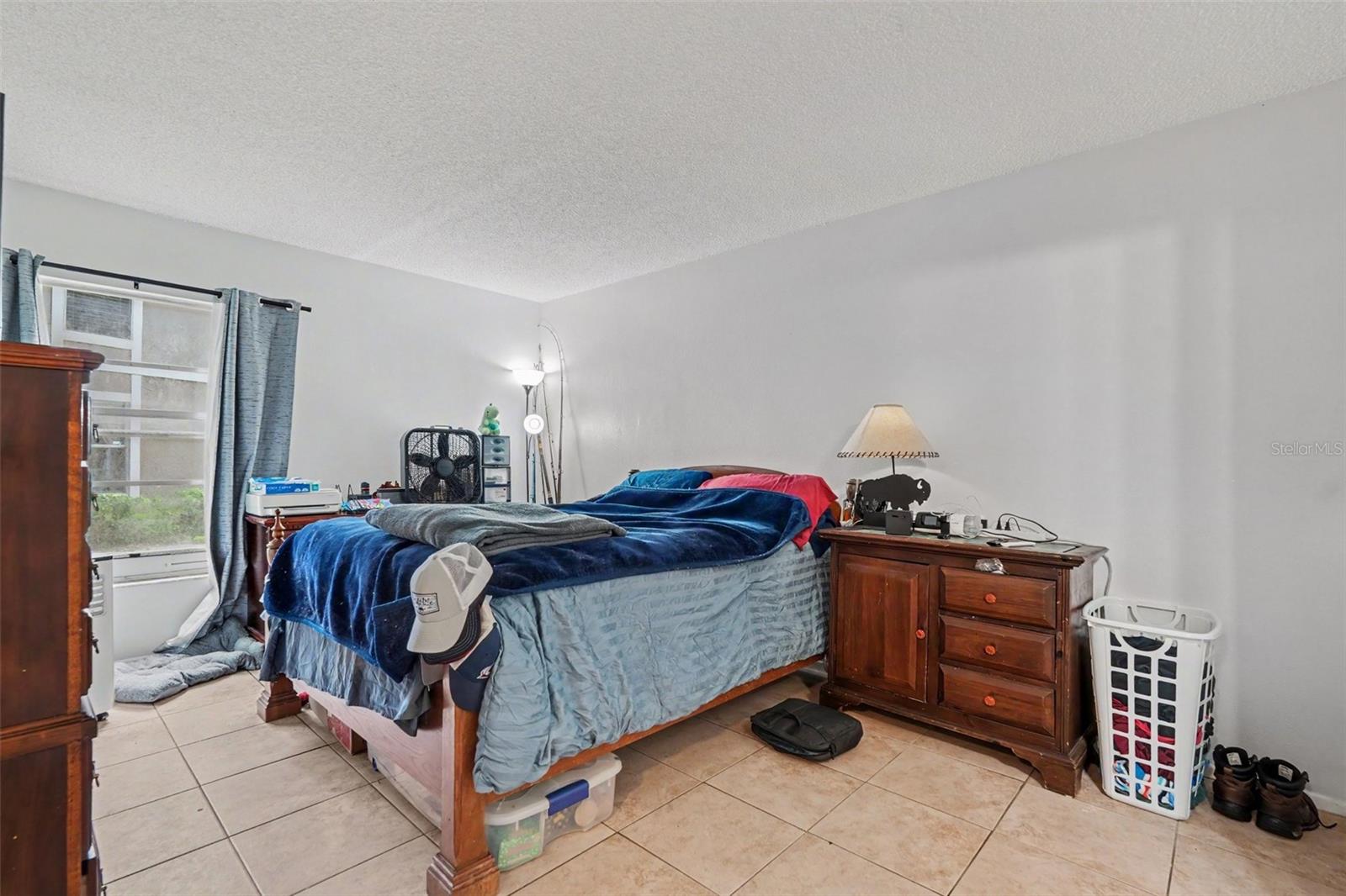 THE OAKS UNIT V A CONDOMINIUM - Residential