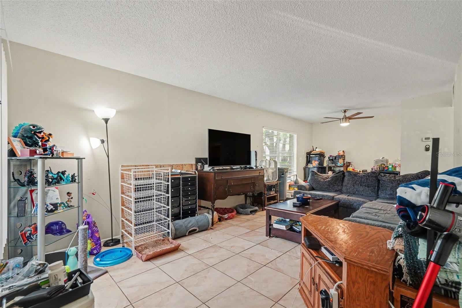 THE OAKS UNIT V A CONDOMINIUM - Residential