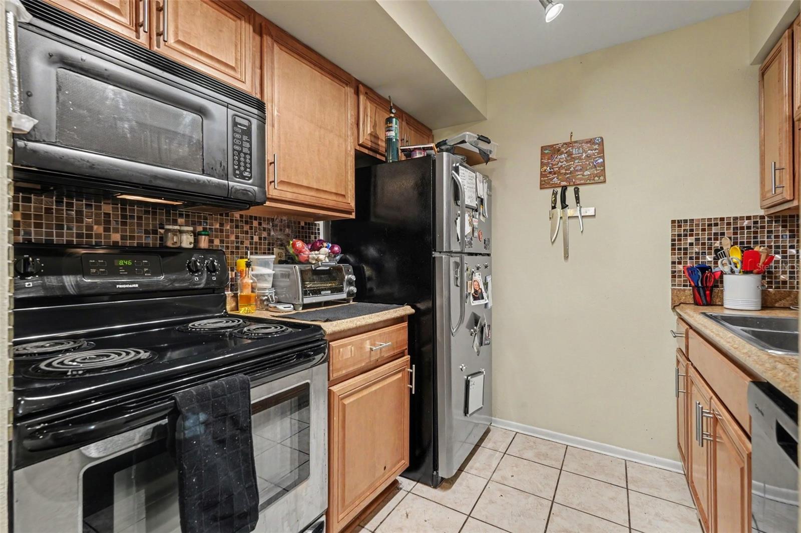 THE OAKS UNIT V A CONDOMINIUM - Residential