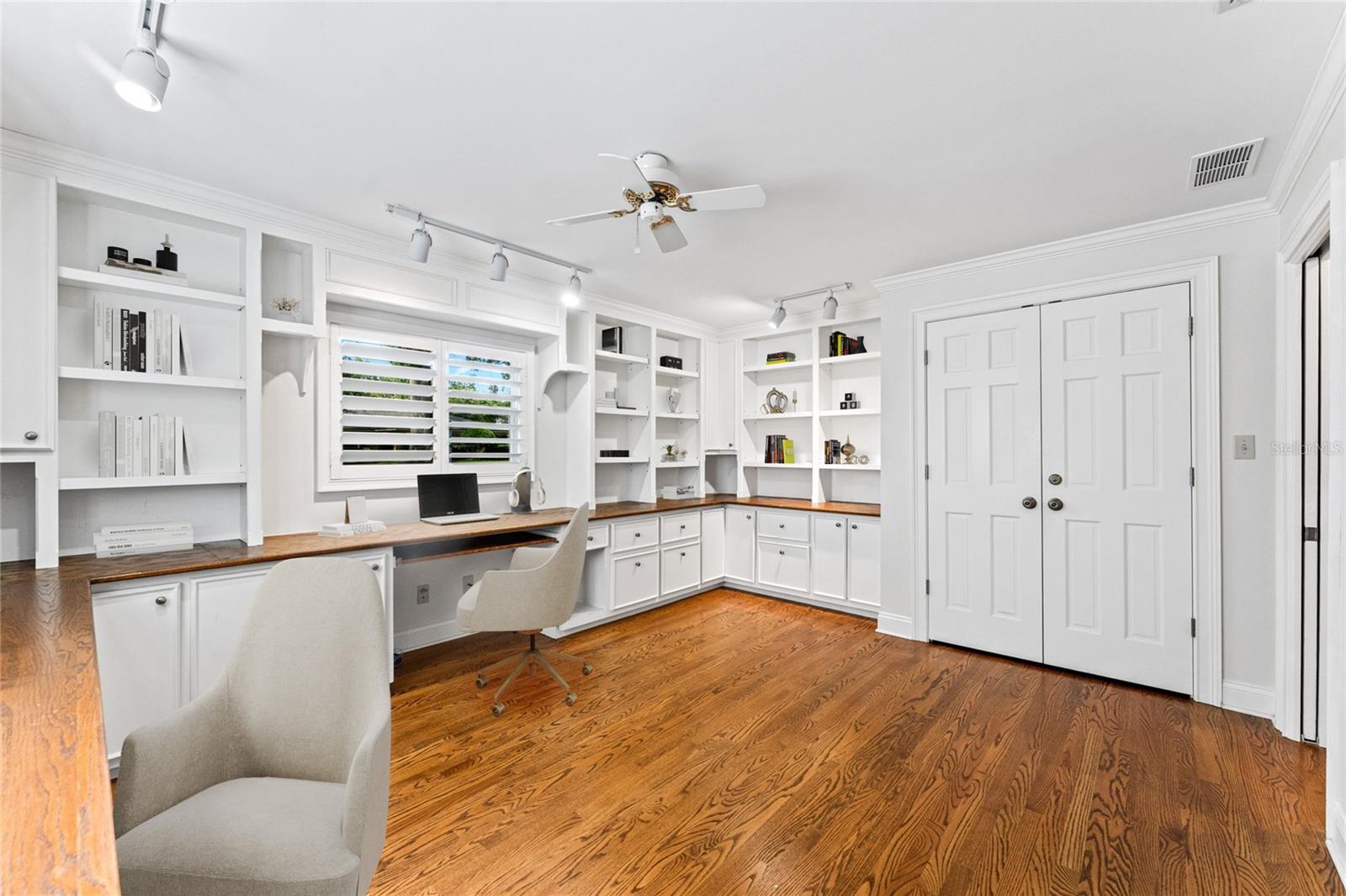 SOUTHERN OAKS - Residential
