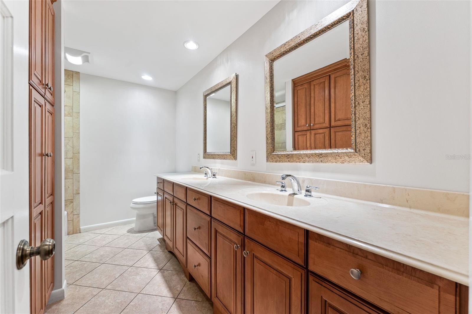 SOUTHERN OAKS - Residential