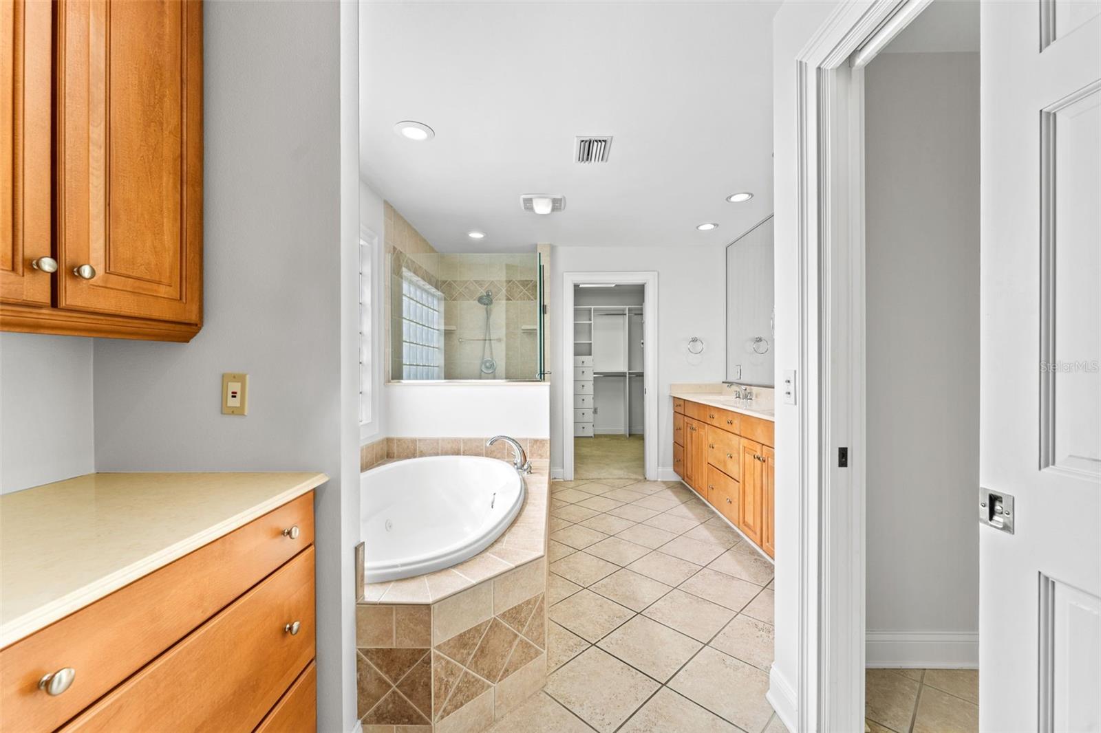 SOUTHERN OAKS - Residential