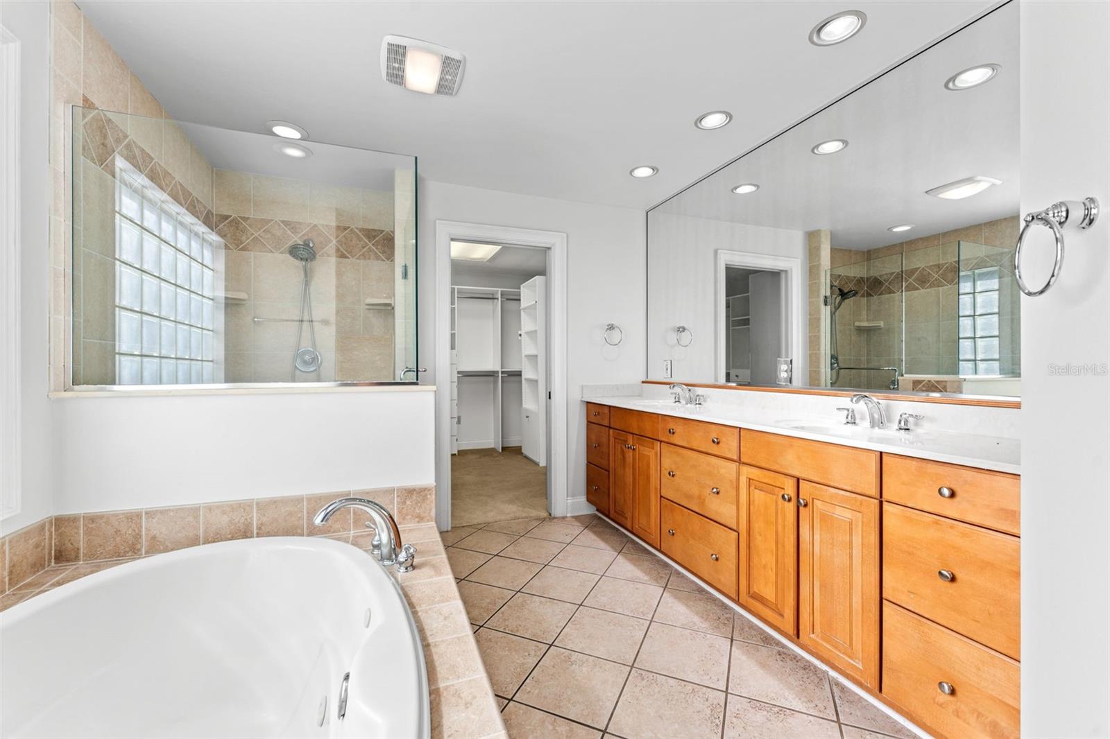SOUTHERN OAKS - Residential