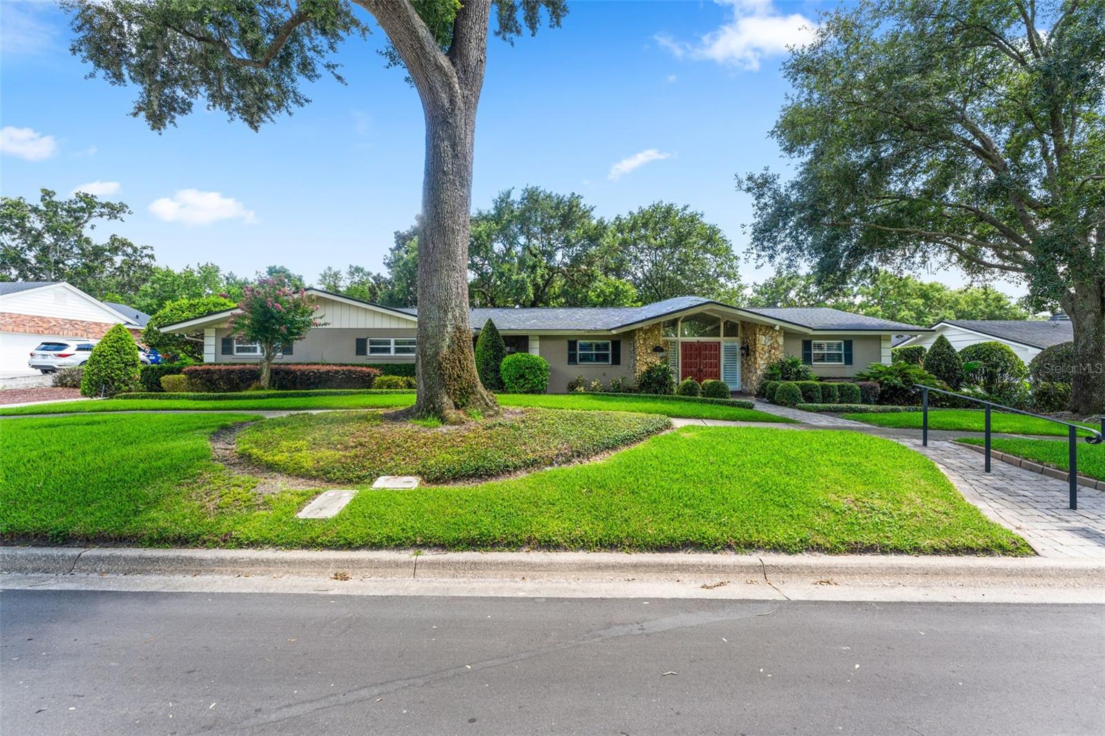 SOUTHERN OAKS - Residential