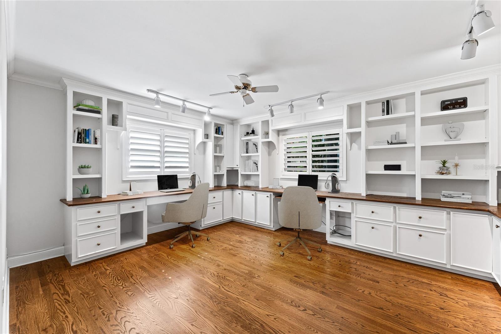 SOUTHERN OAKS - Residential