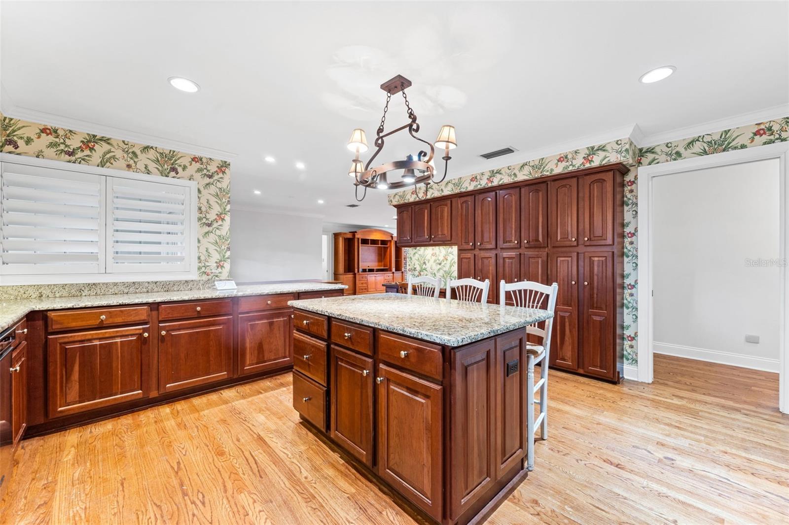 SOUTHERN OAKS - Residential