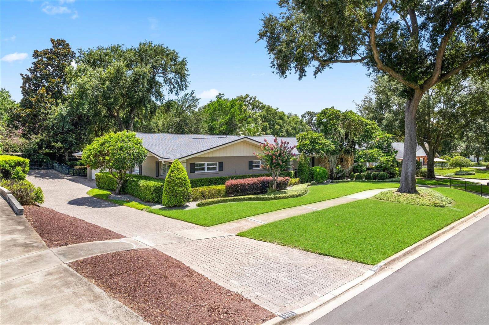 SOUTHERN OAKS - Residential