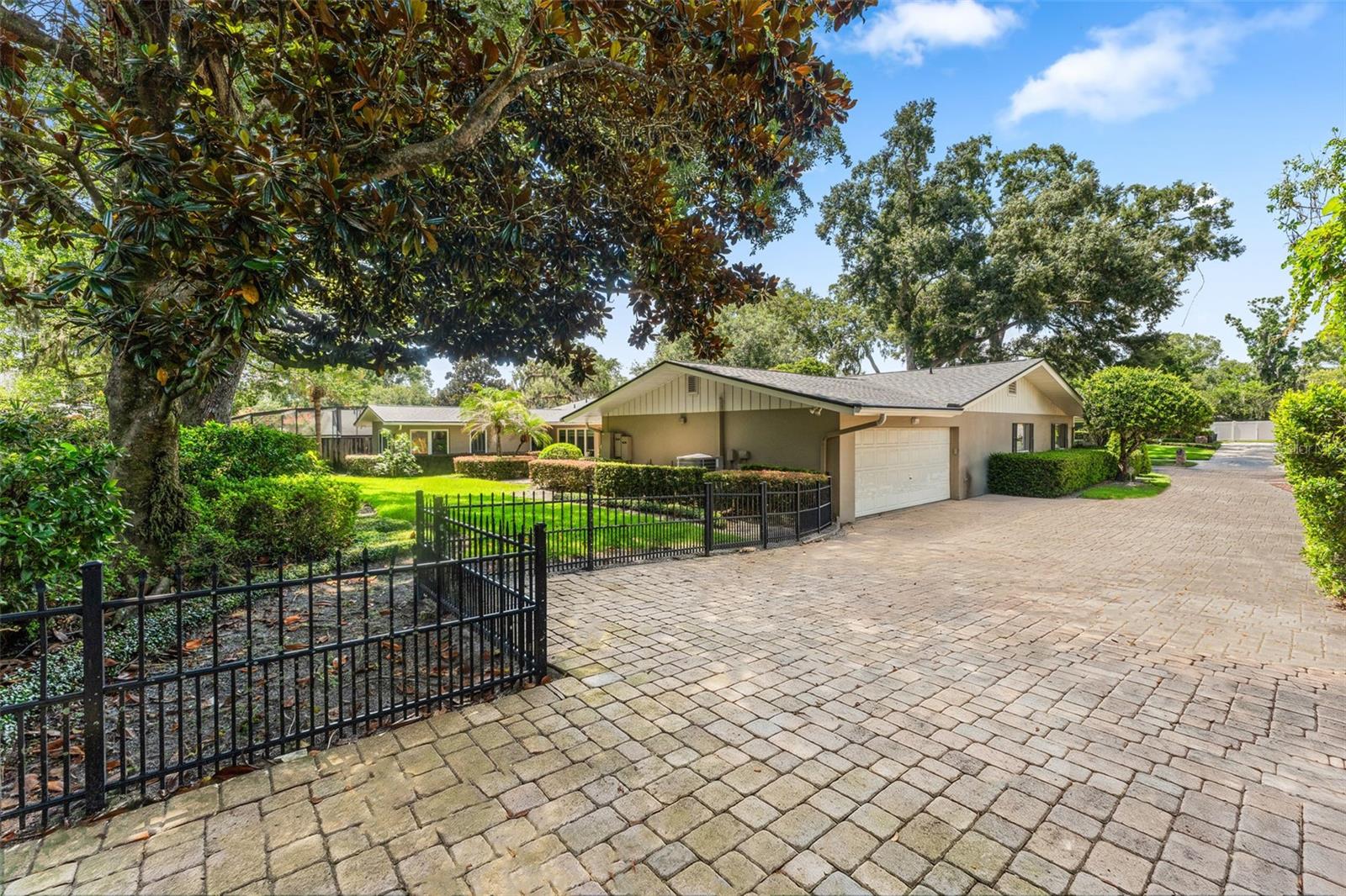 SOUTHERN OAKS - Residential