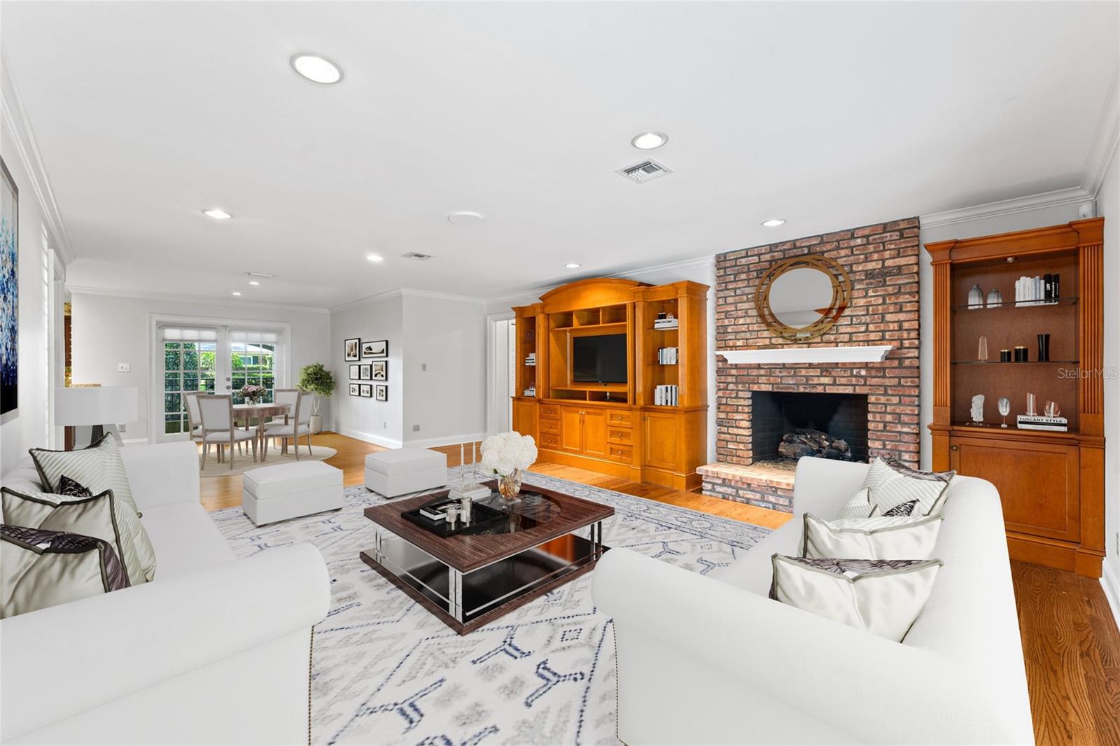 SOUTHERN OAKS - Residential
