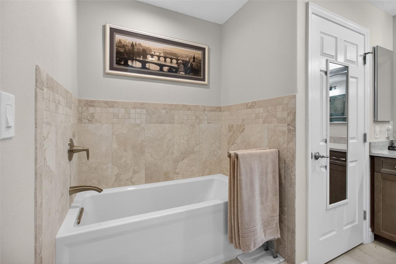 SEMINOLE ISLE CONDO - Residential