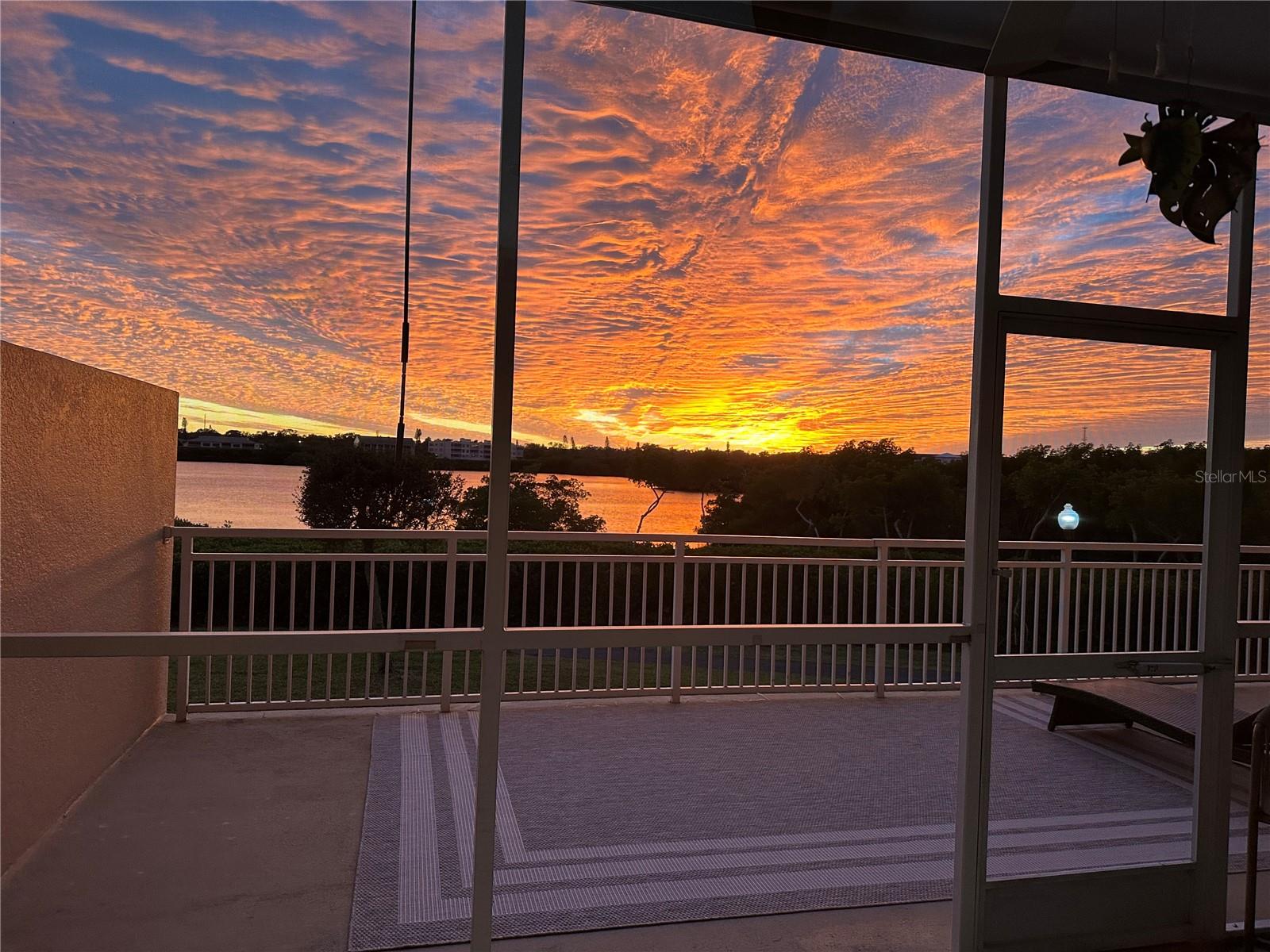 SEMINOLE ISLE CONDO - Residential