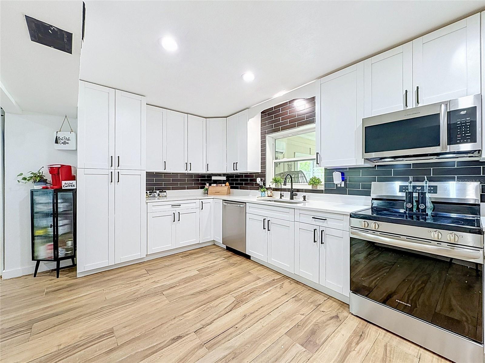 BAY CREST PARK UNIT 17 - Residential