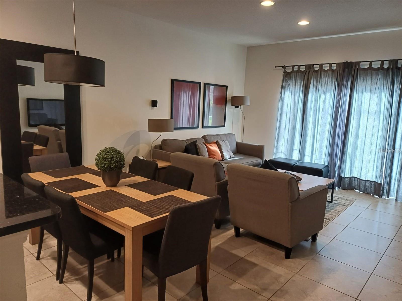 ENCANTADA PH 02 - Residential