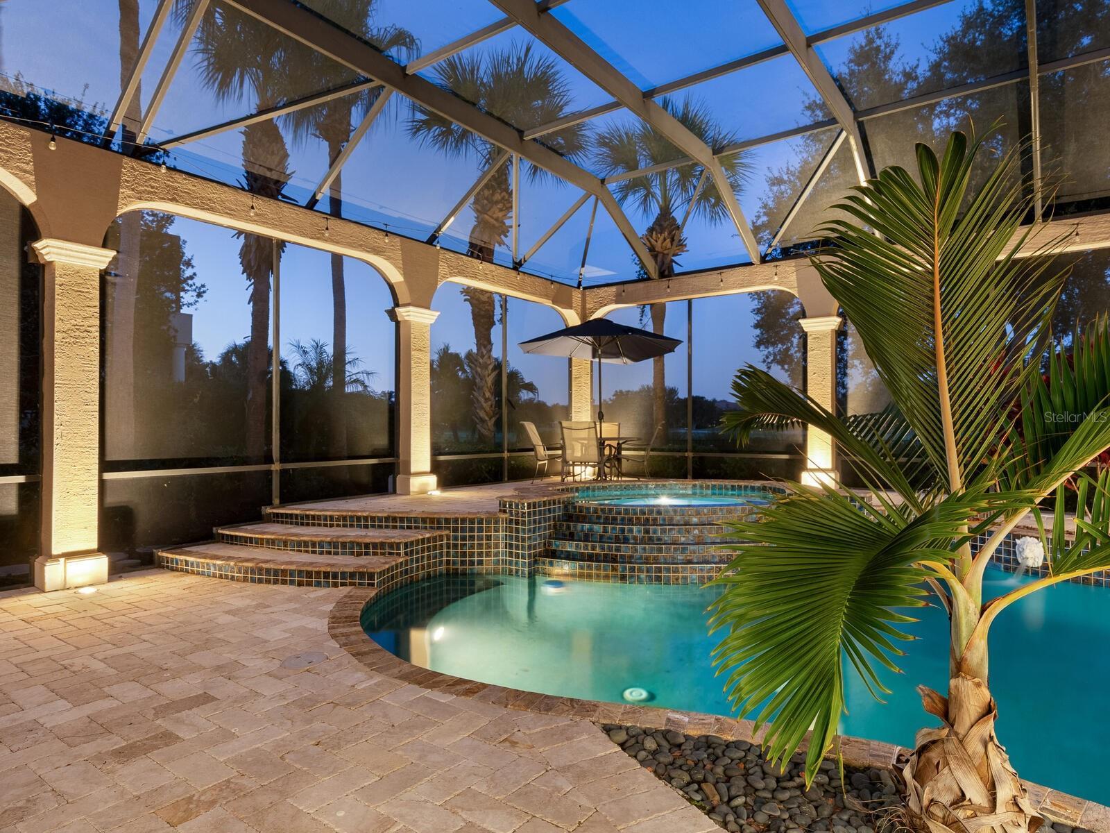 FOUNDERS CLUB - Residential