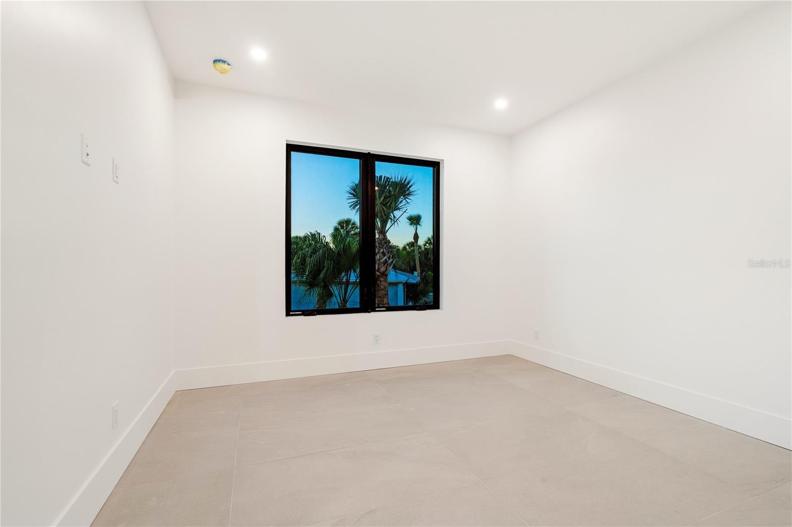 LONGBOAT KEY ESTATES - Residential