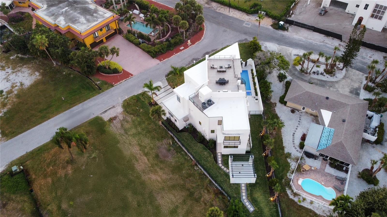 LONGBOAT KEY ESTATES - Residential