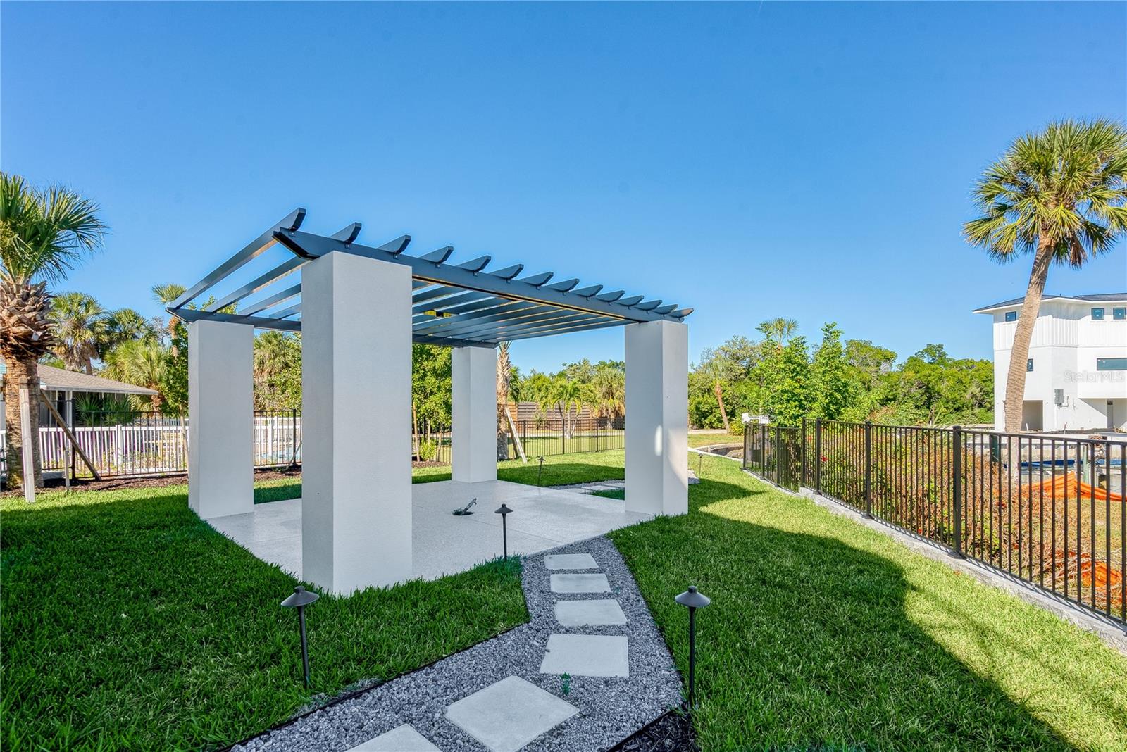 LONGBOAT KEY ESTATES - Residential