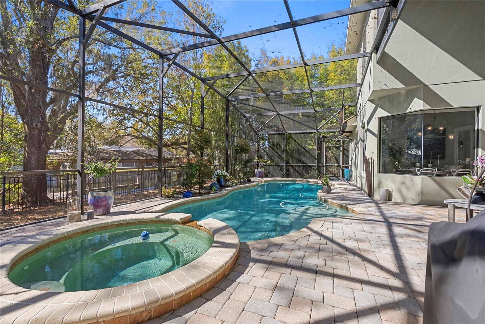 HARBOUR OAKS POINTE - Residential