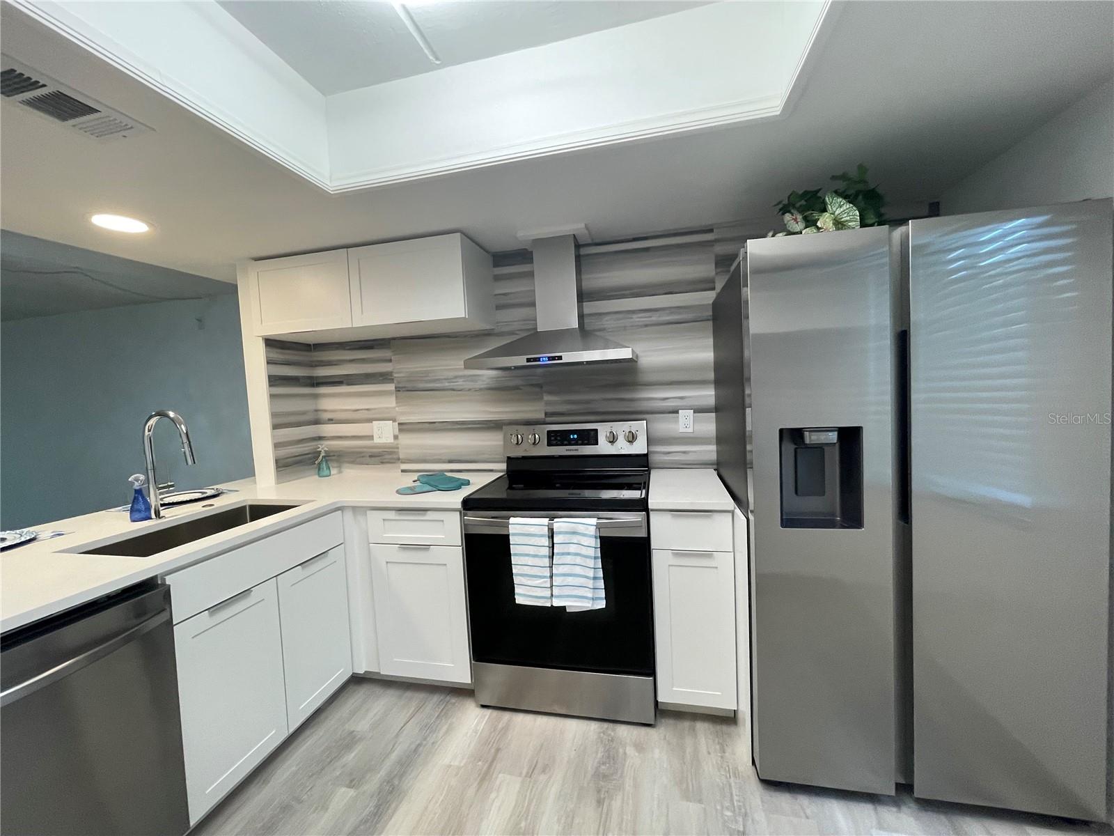 EAST LAKE WOODLANDS CYPRESS ESTATES - Residential Lease