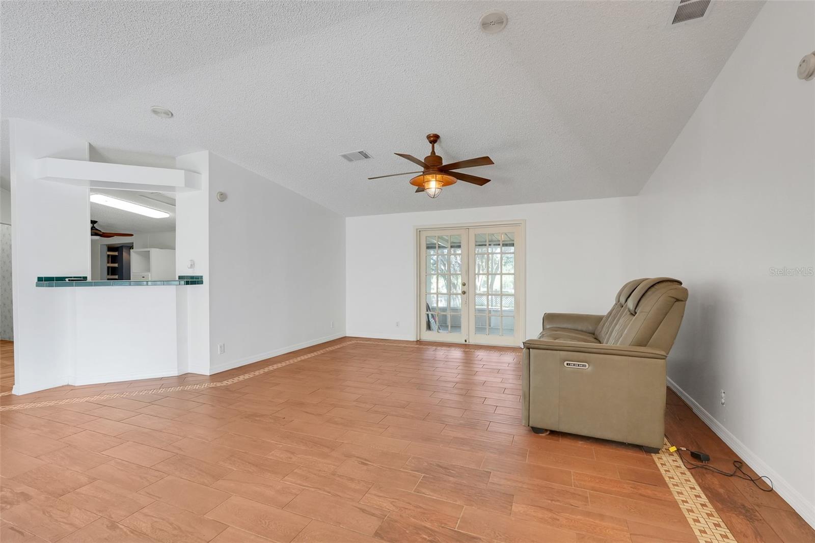 ACREAGE - Residential