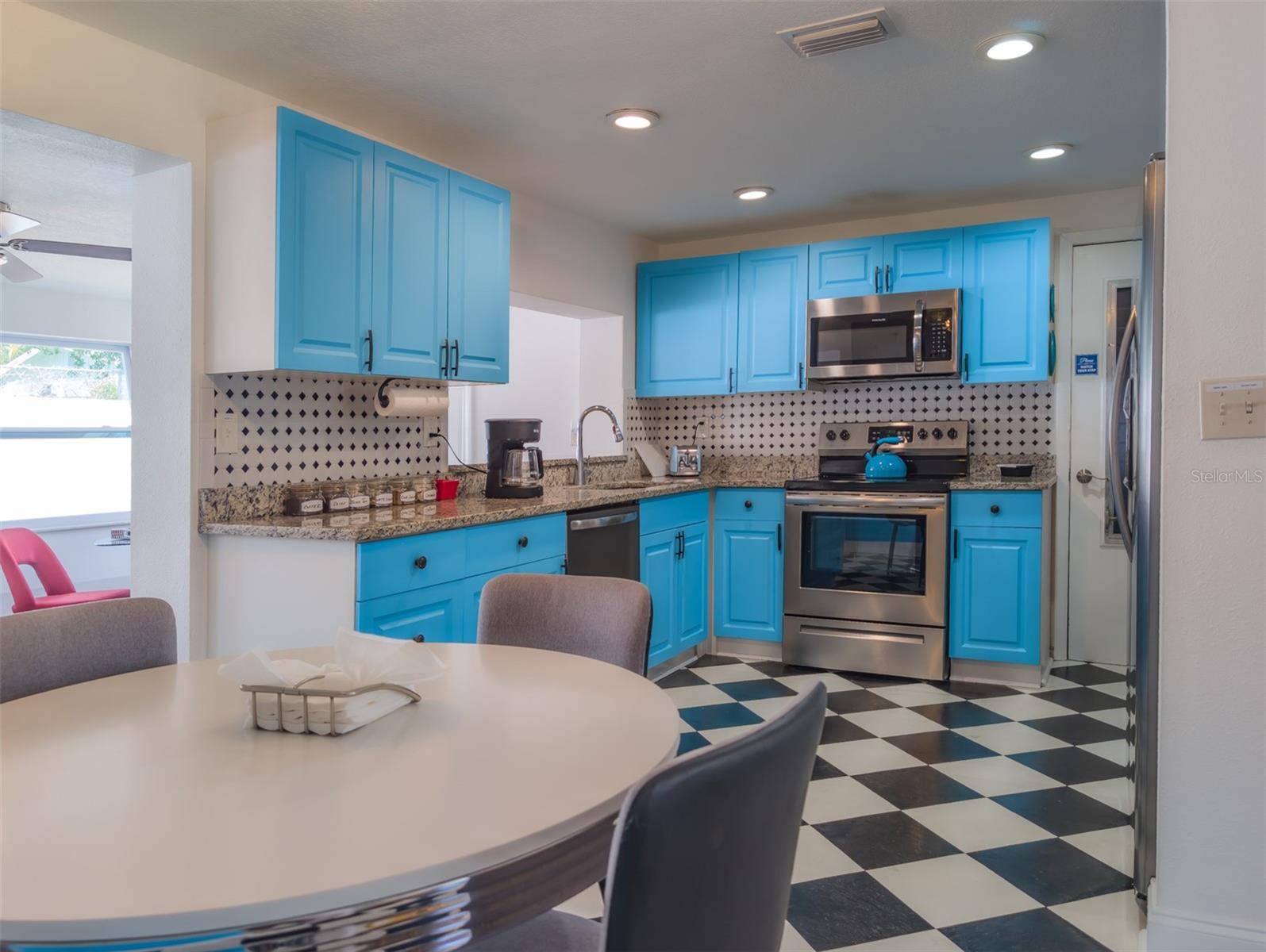 BEACON SQUARE - Residential