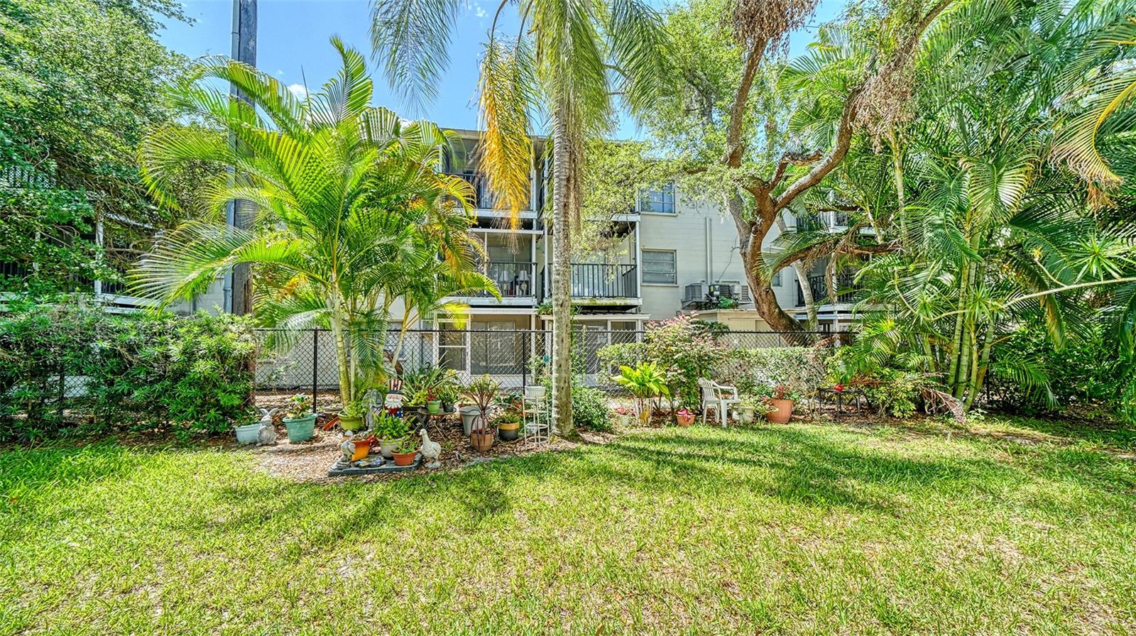 BAYSHORE GARDENS APTS 8 - Residential