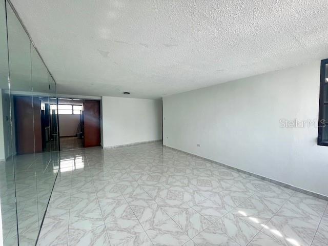 COND. MARSEILLES 18 - Residential