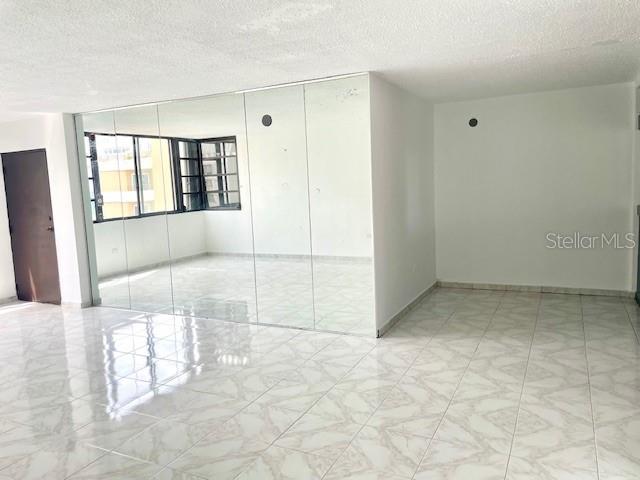 COND. MARSEILLES 18 - Residential