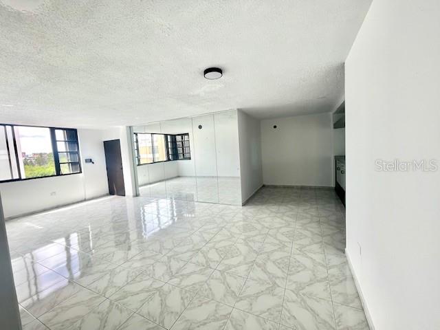 COND. MARSEILLES 18 - Residential