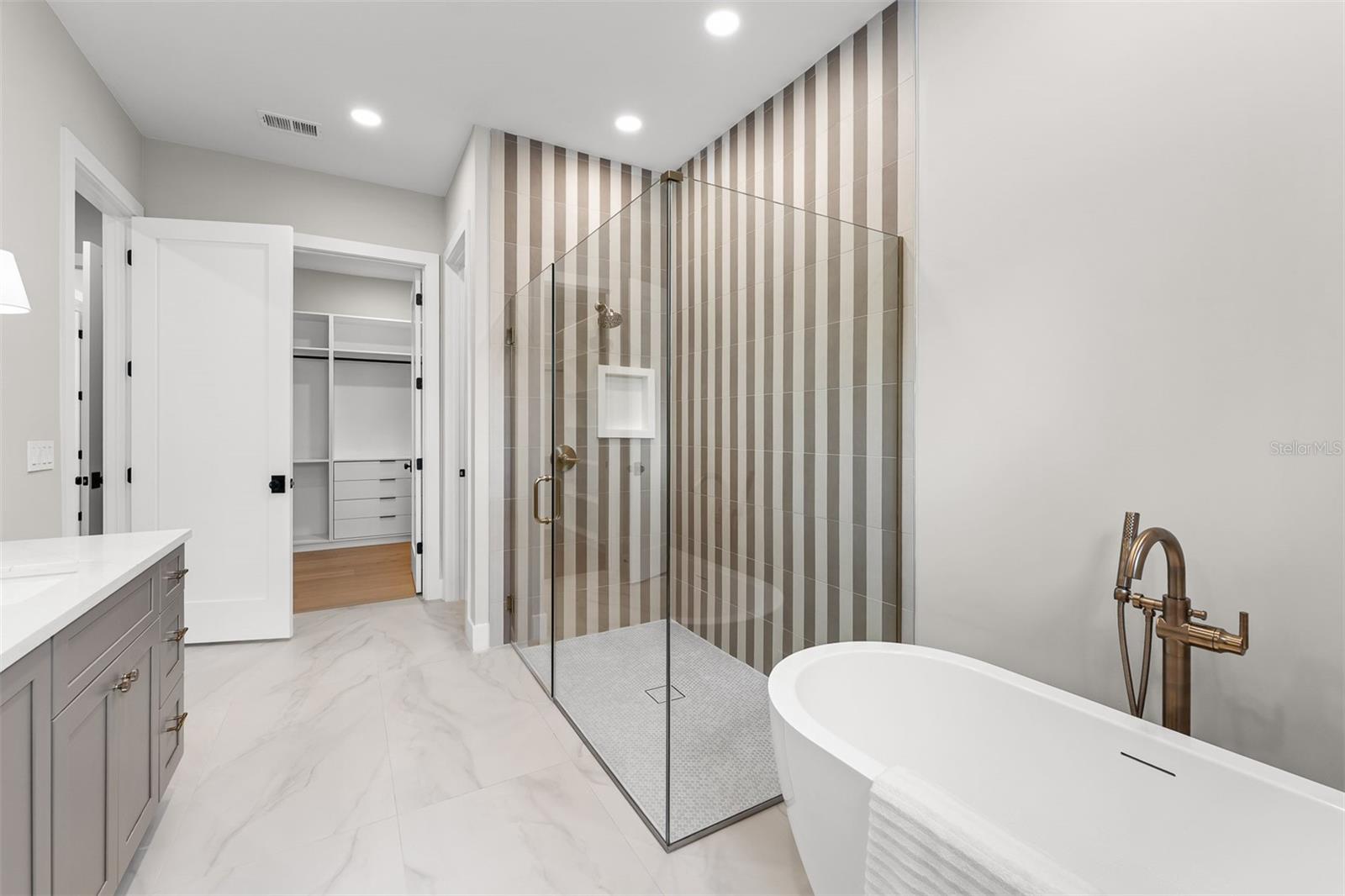 NORTH HAMPTON PARK - Residential