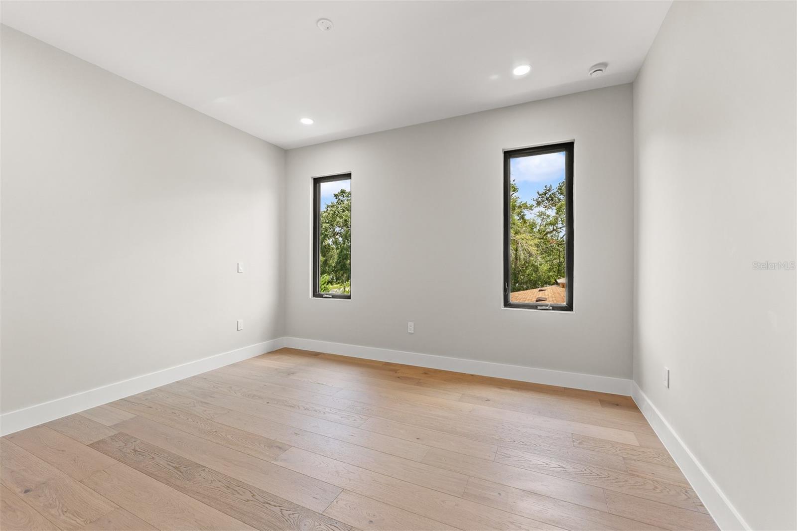 NORTH HAMPTON PARK - Residential