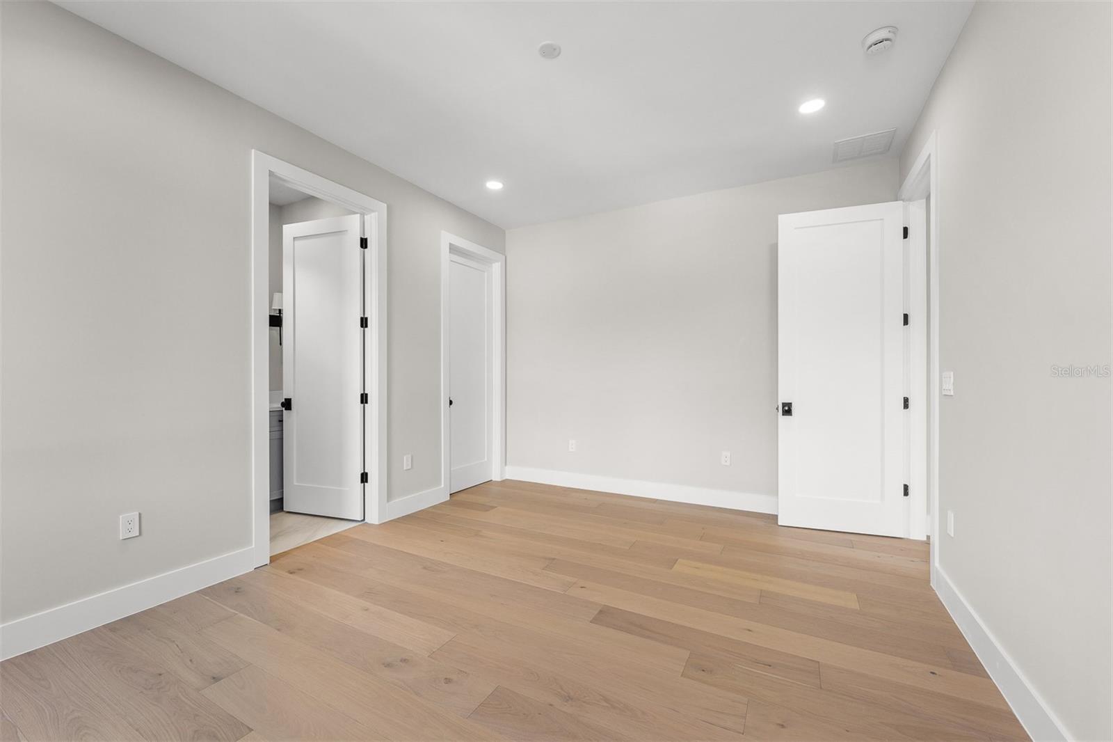 NORTH HAMPTON PARK - Residential