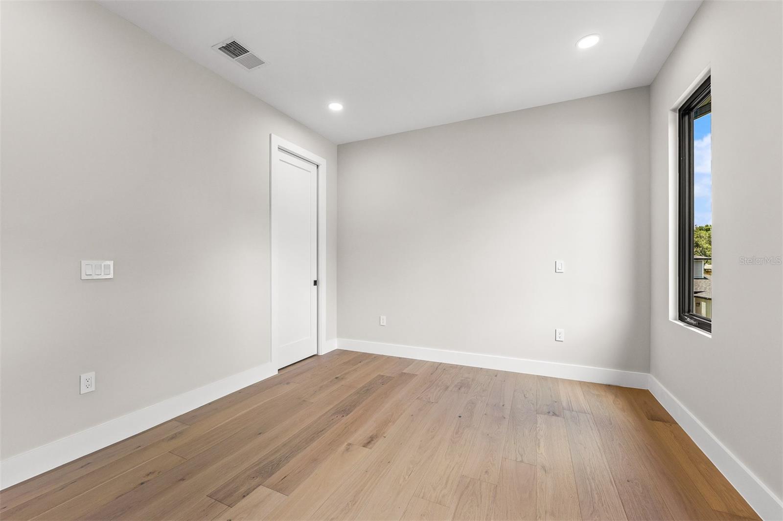 NORTH HAMPTON PARK - Residential