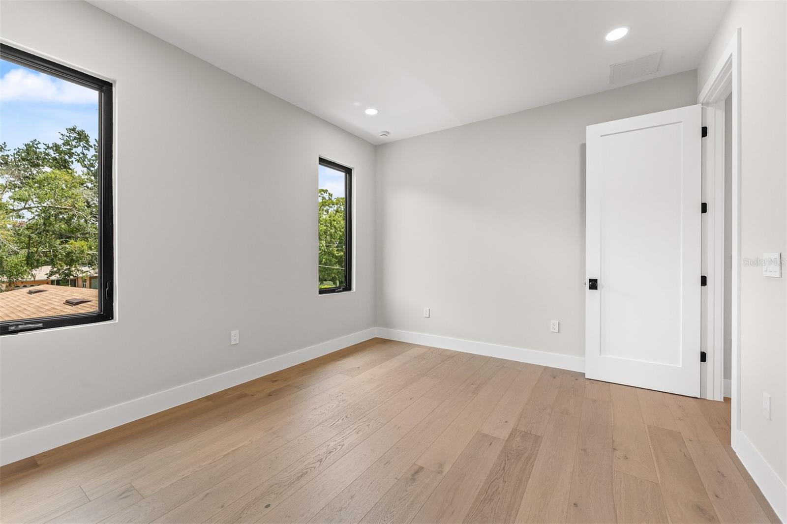 NORTH HAMPTON PARK - Residential