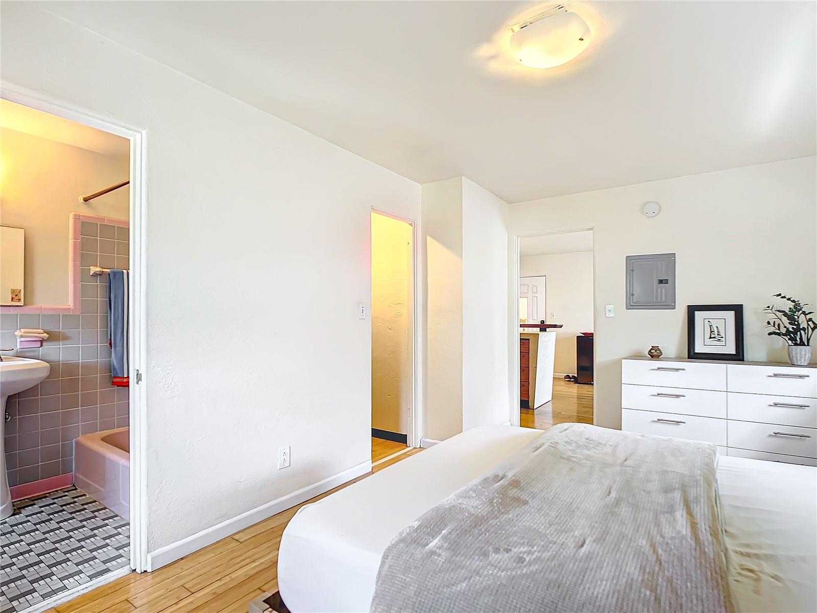 BAY ISLES CONDO - Residential