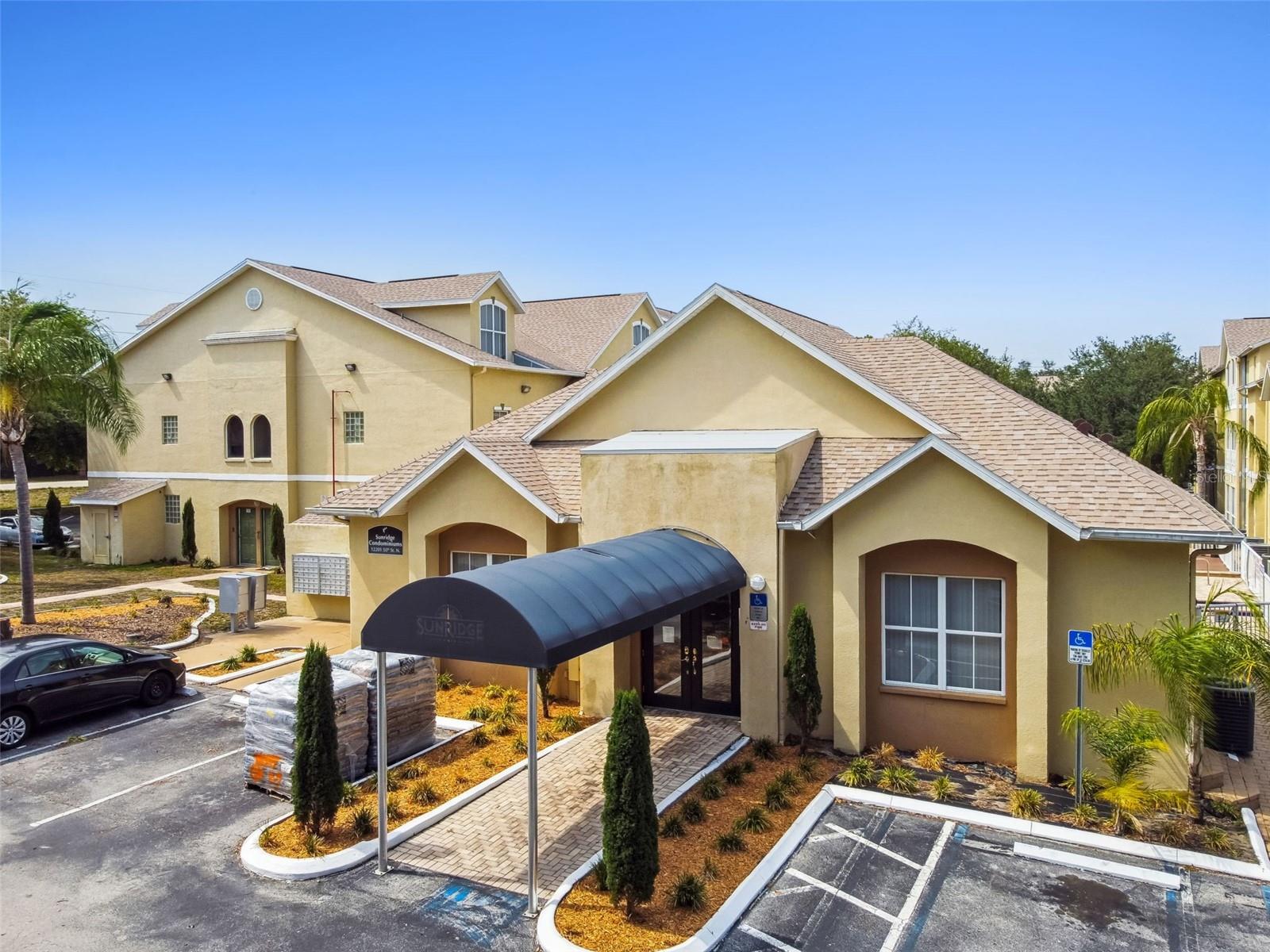 SUNRIDGE OF TAMPA BAY A CONDOM - Residential