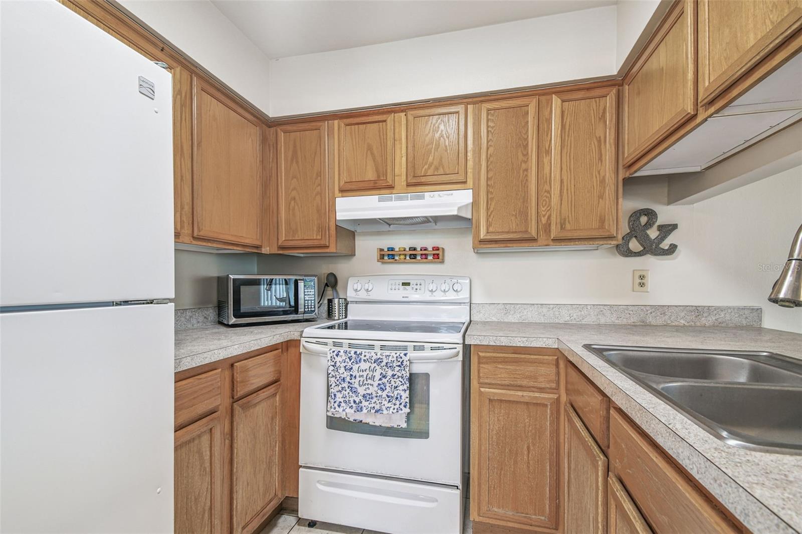 SUNRIDGE OF TAMPA BAY A CONDOM - Residential